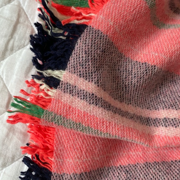 NWOT J. CREW Winter scarf! - Picture 3 of 5